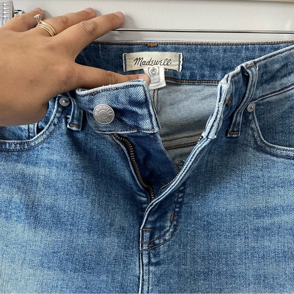 Madewell Curvy Kick Out Crop Jeans in medium blue wash size 28 - Picture 8 of 16